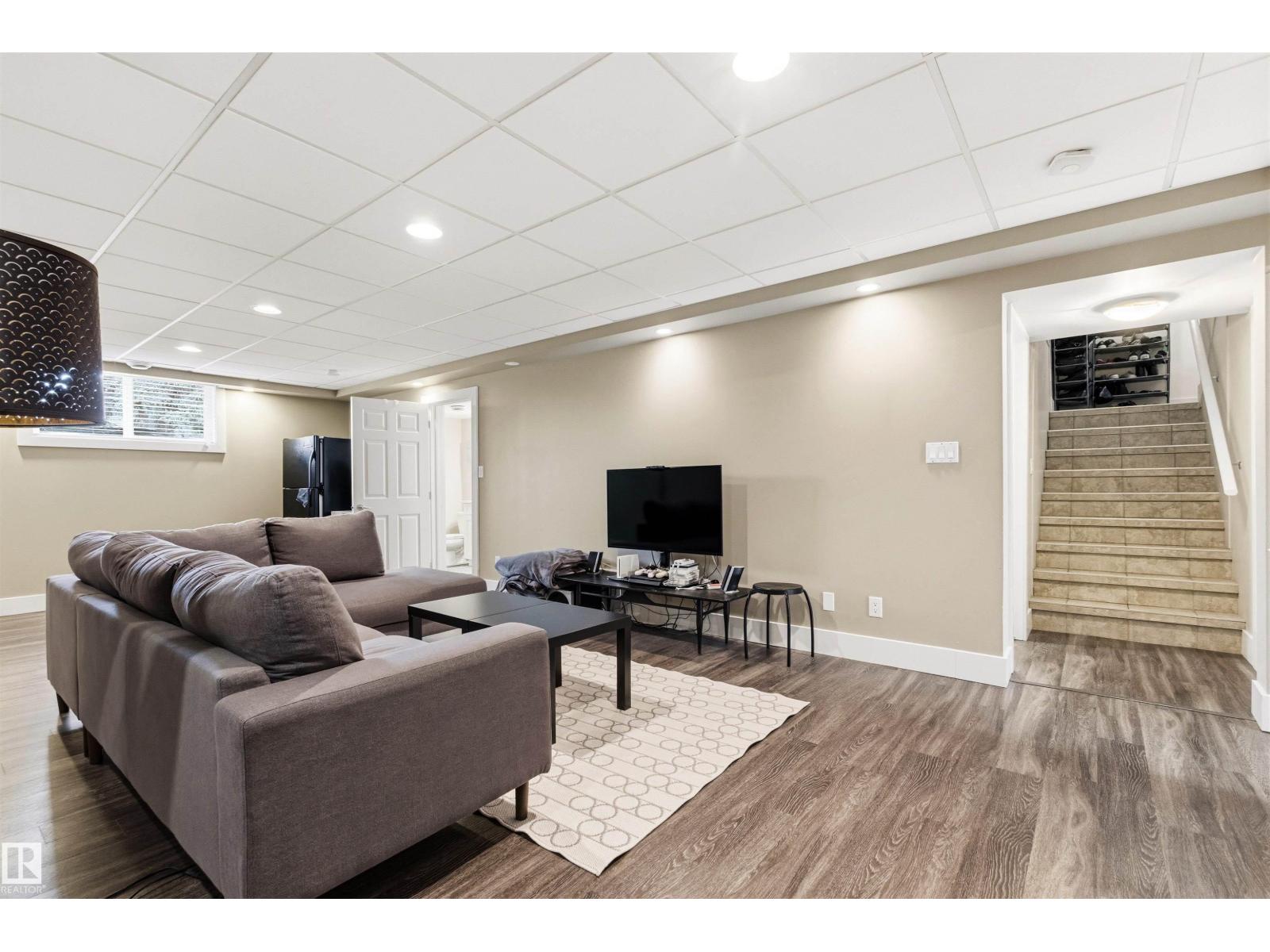 14608 97 AV NW - 24
