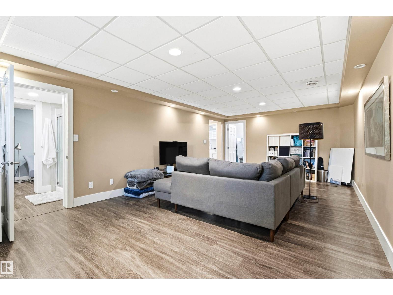 14608 97 AV NW - 25
