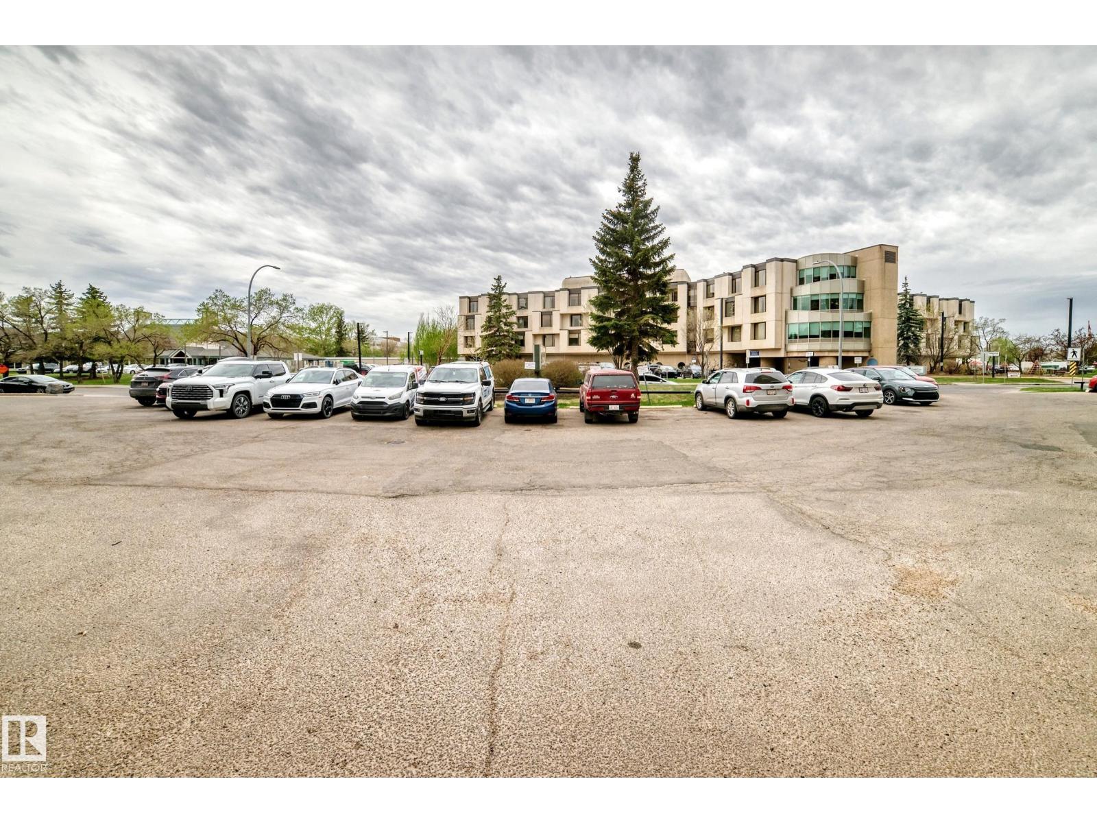 #115 8735 165 ST NW - 57