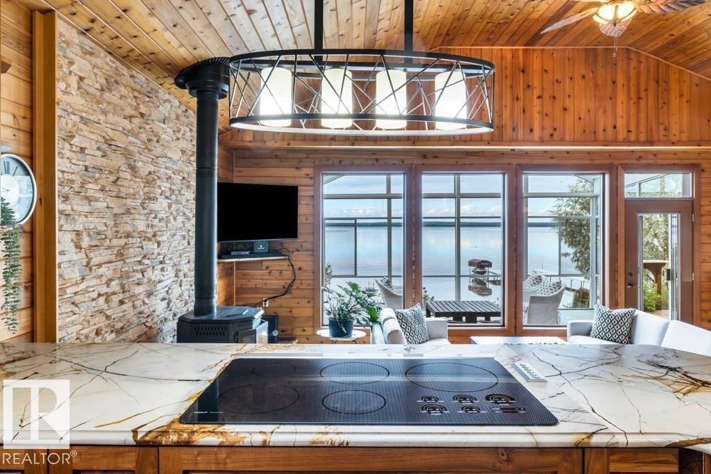 118 Crystal Springs Drive, Pigeon Lake - 25