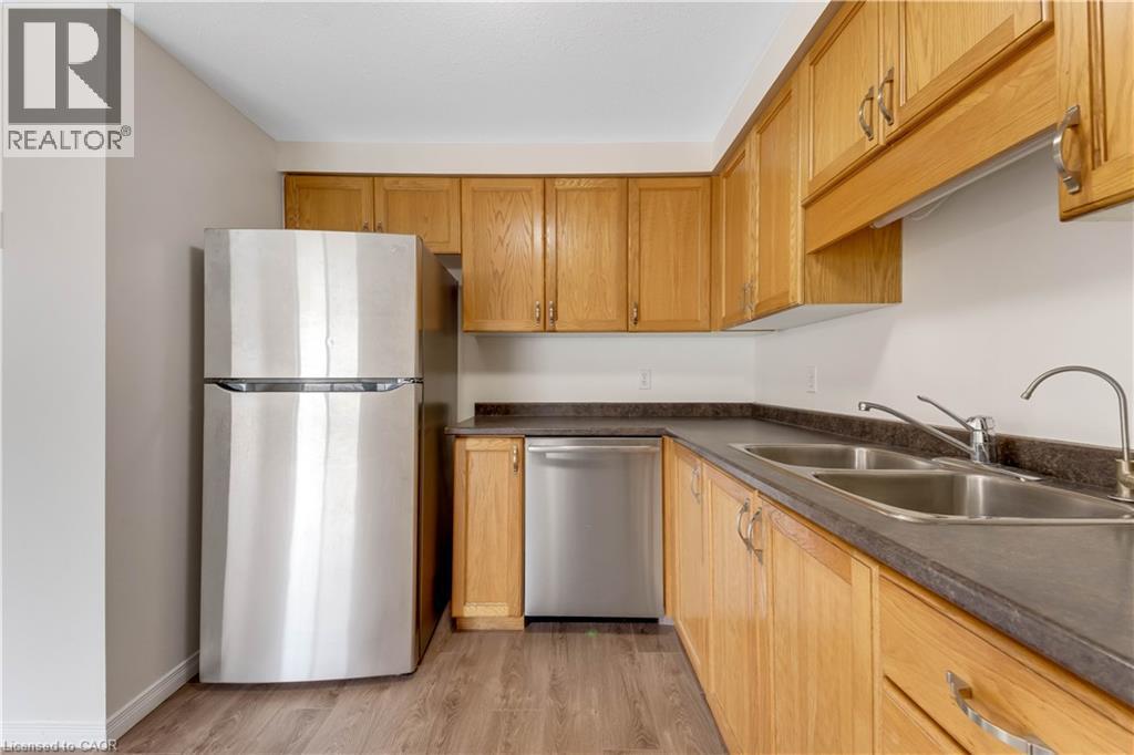85 ACTIVA Avenue, Kitchener, Ontario, N2E3R4 — Photo 6