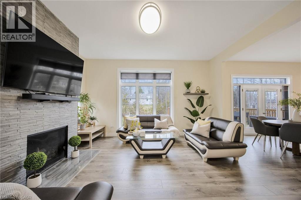 6 DOROTHYS Drive - 16