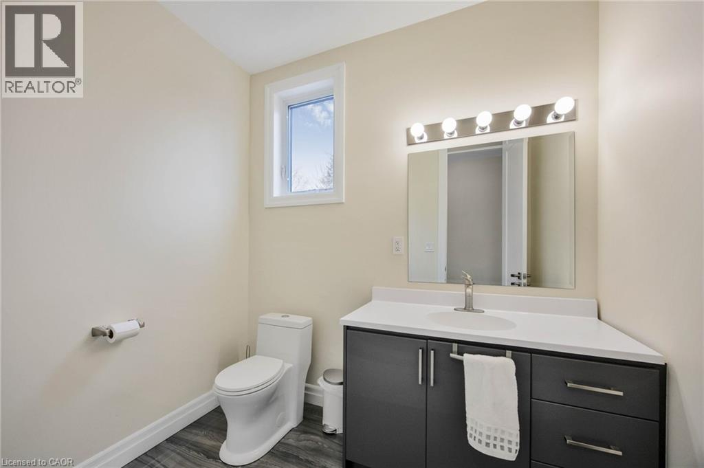 6 DOROTHYS Drive - 18