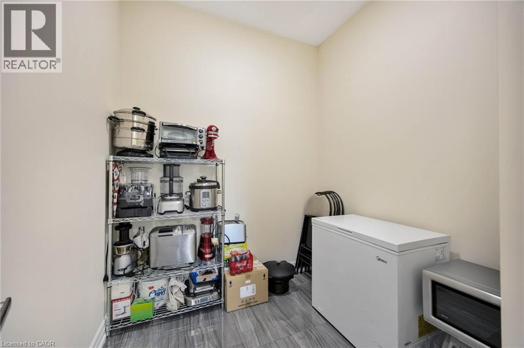 6 DOROTHYS Drive - 11