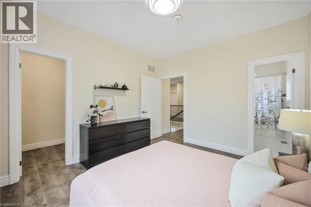 6 DOROTHYS Drive - 25