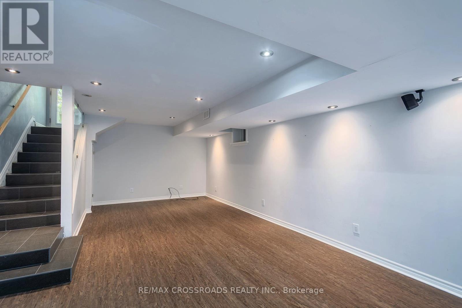 33 NORFOLK AVENUE - 30
