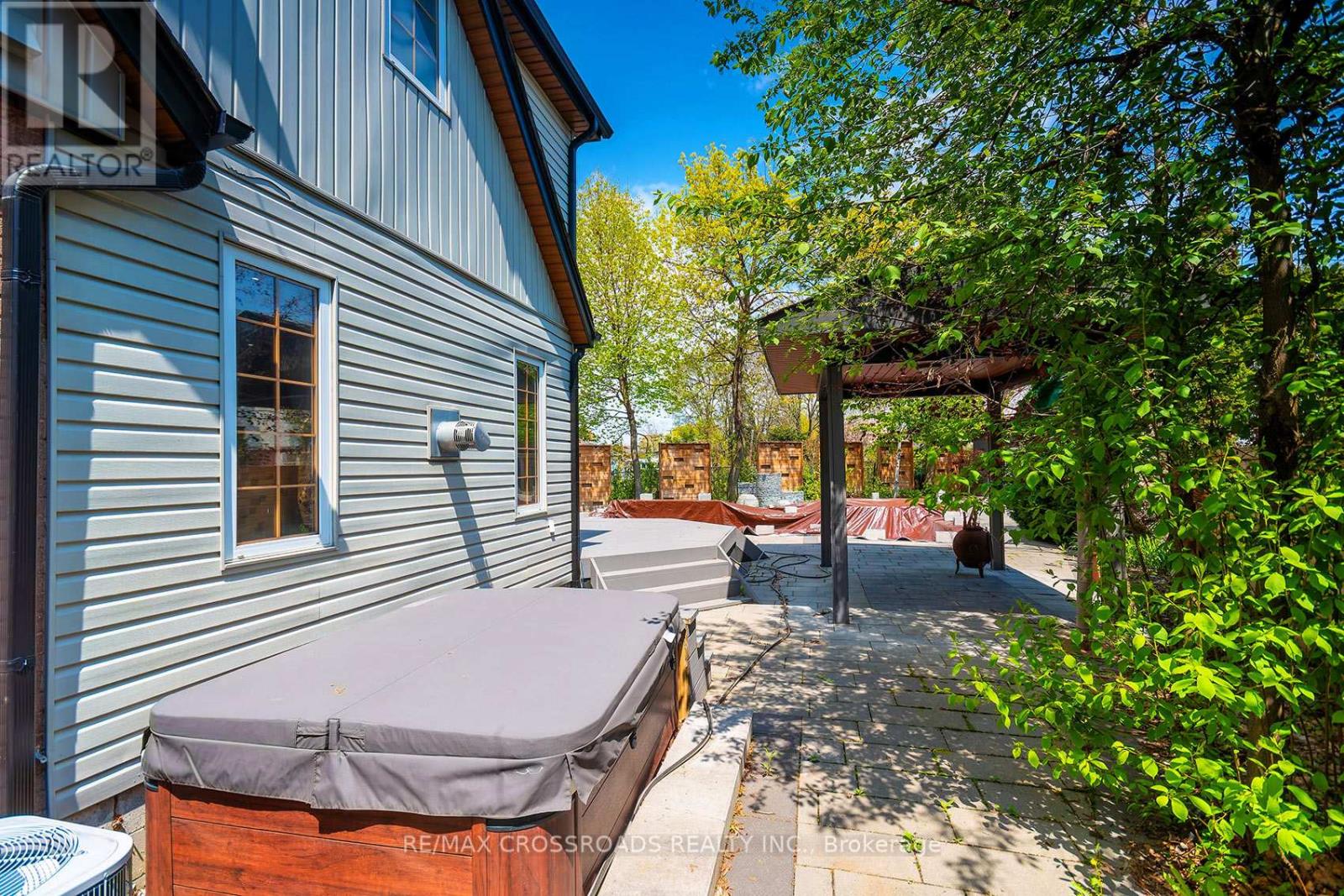 33 NORFOLK AVENUE - 43