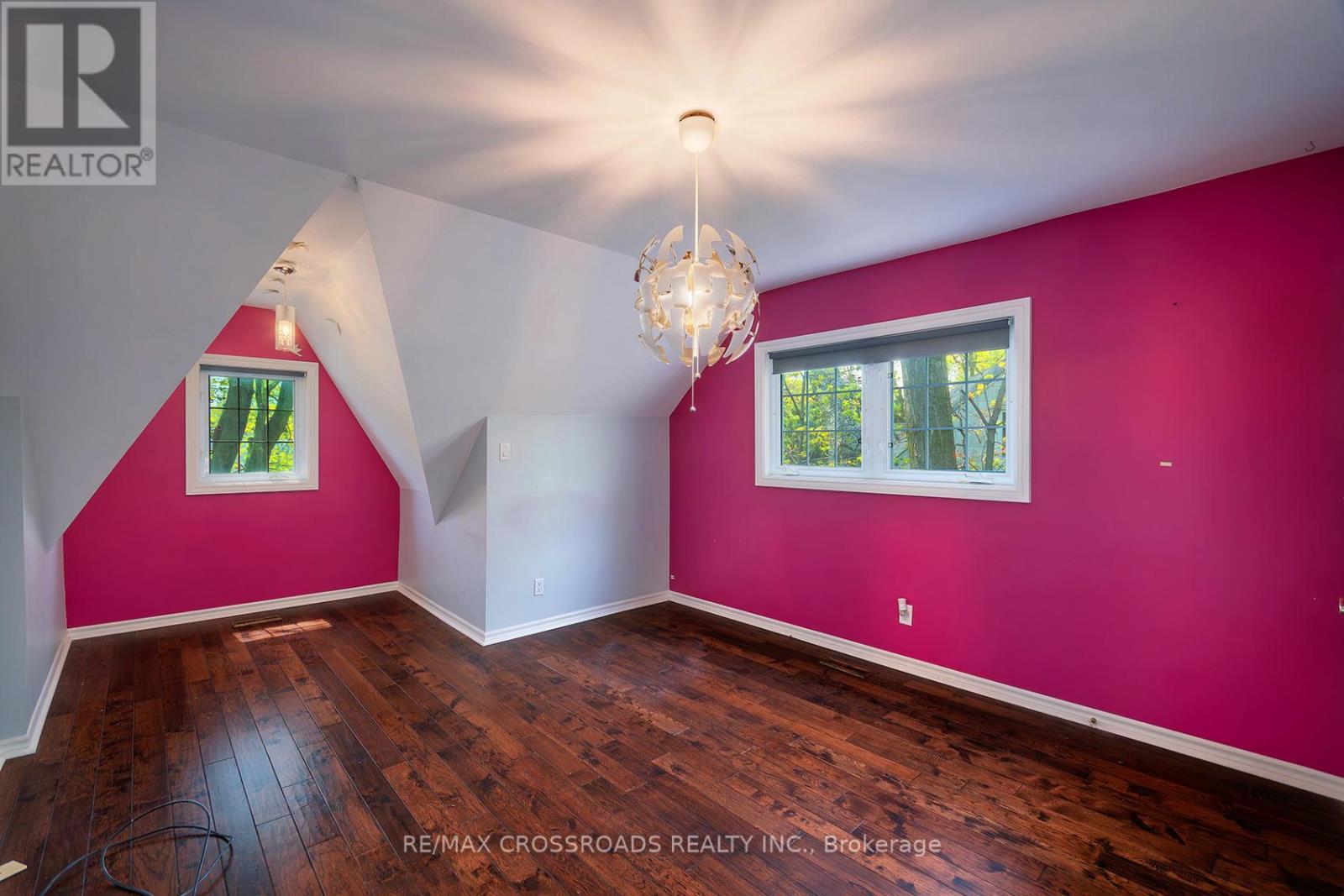33 NORFOLK AVENUE - 24