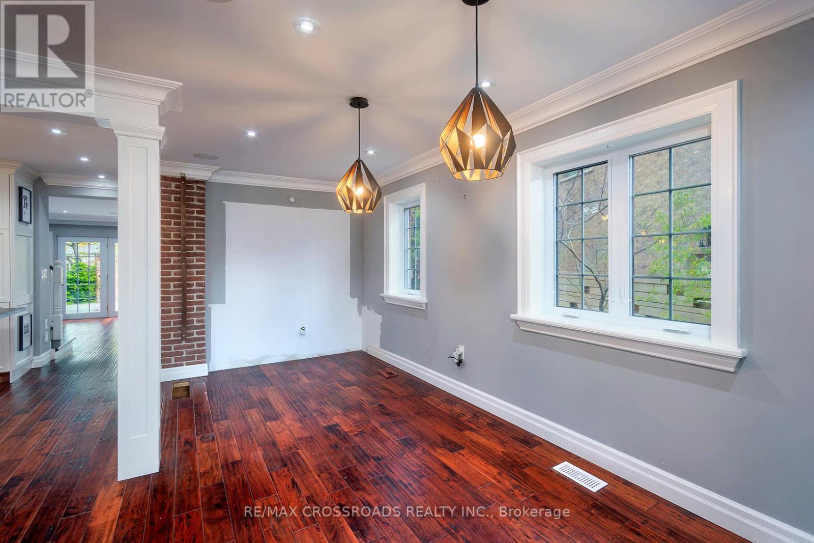 33 NORFOLK AVENUE - 13