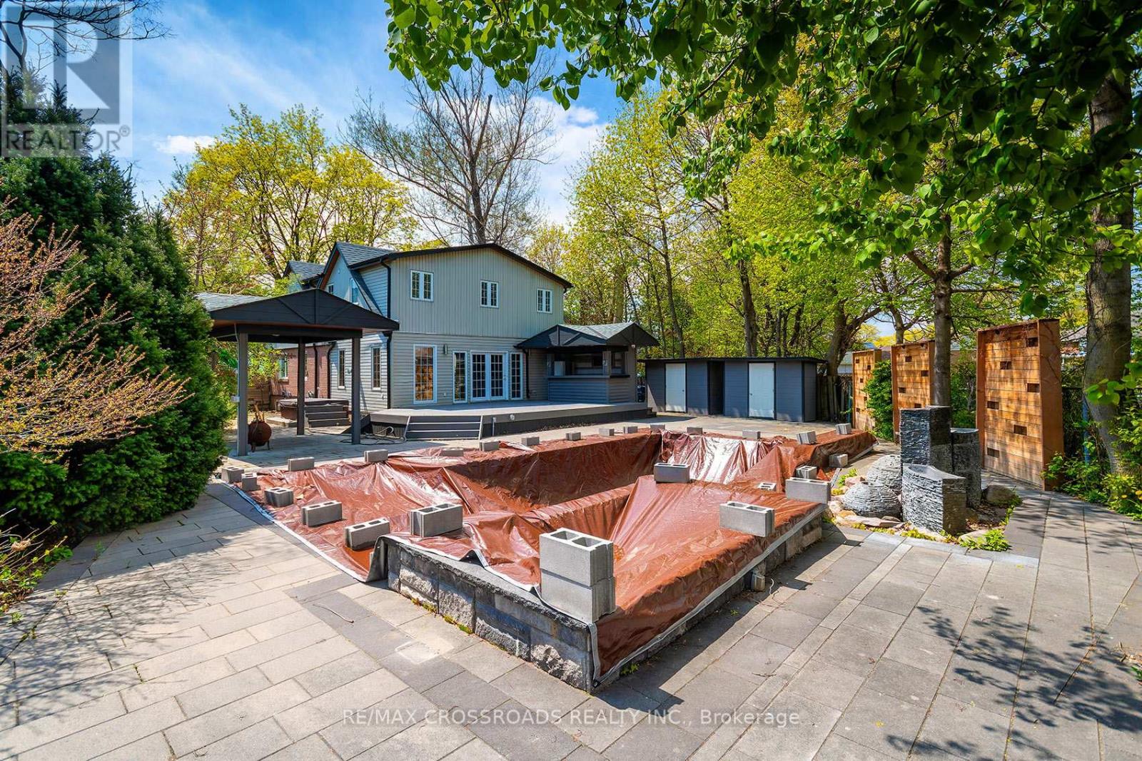 33 NORFOLK AVENUE - 37