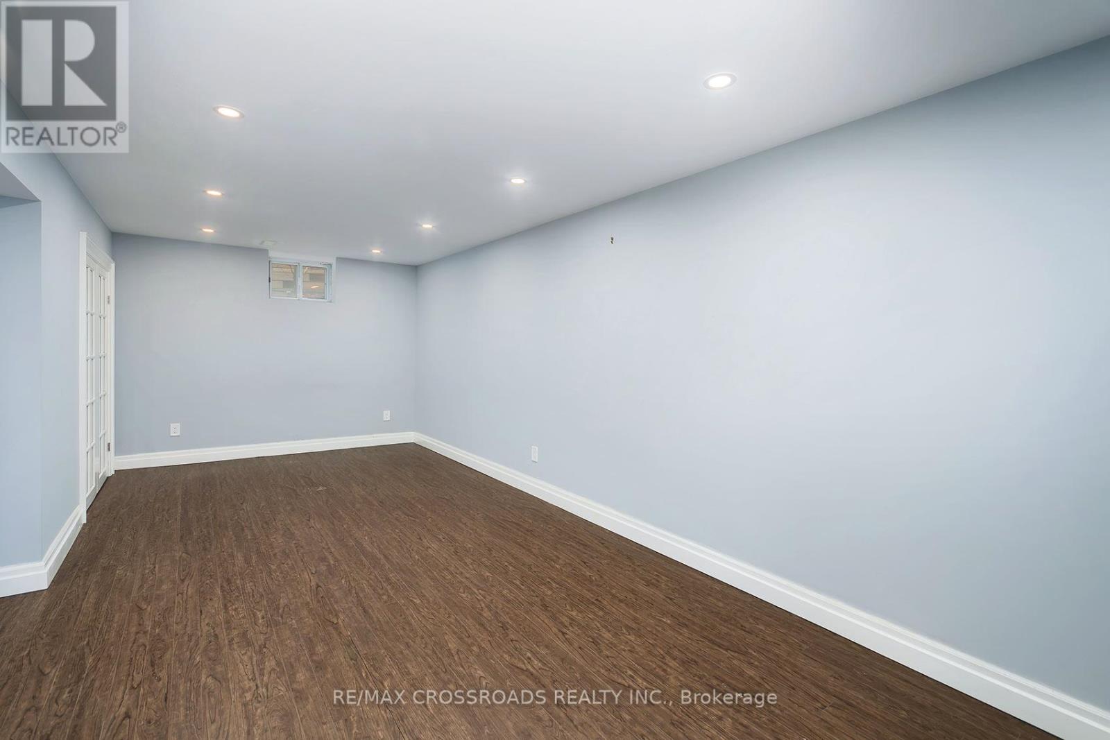 33 NORFOLK AVENUE - 33