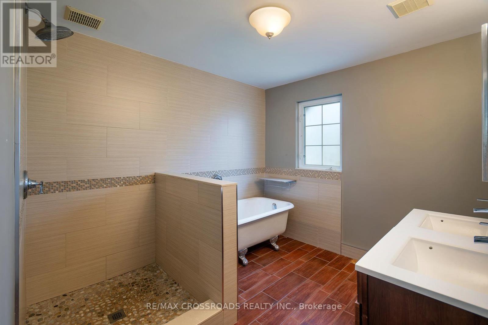 33 NORFOLK AVENUE - 28