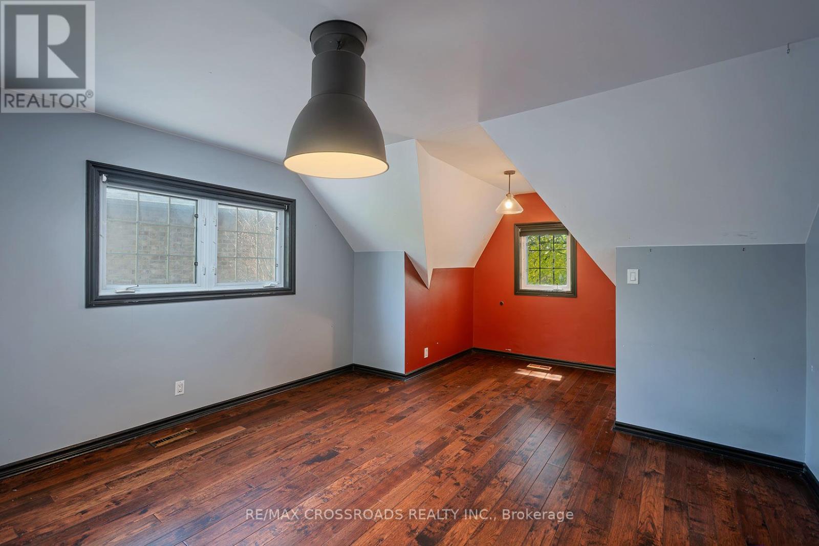 33 NORFOLK AVENUE - 21