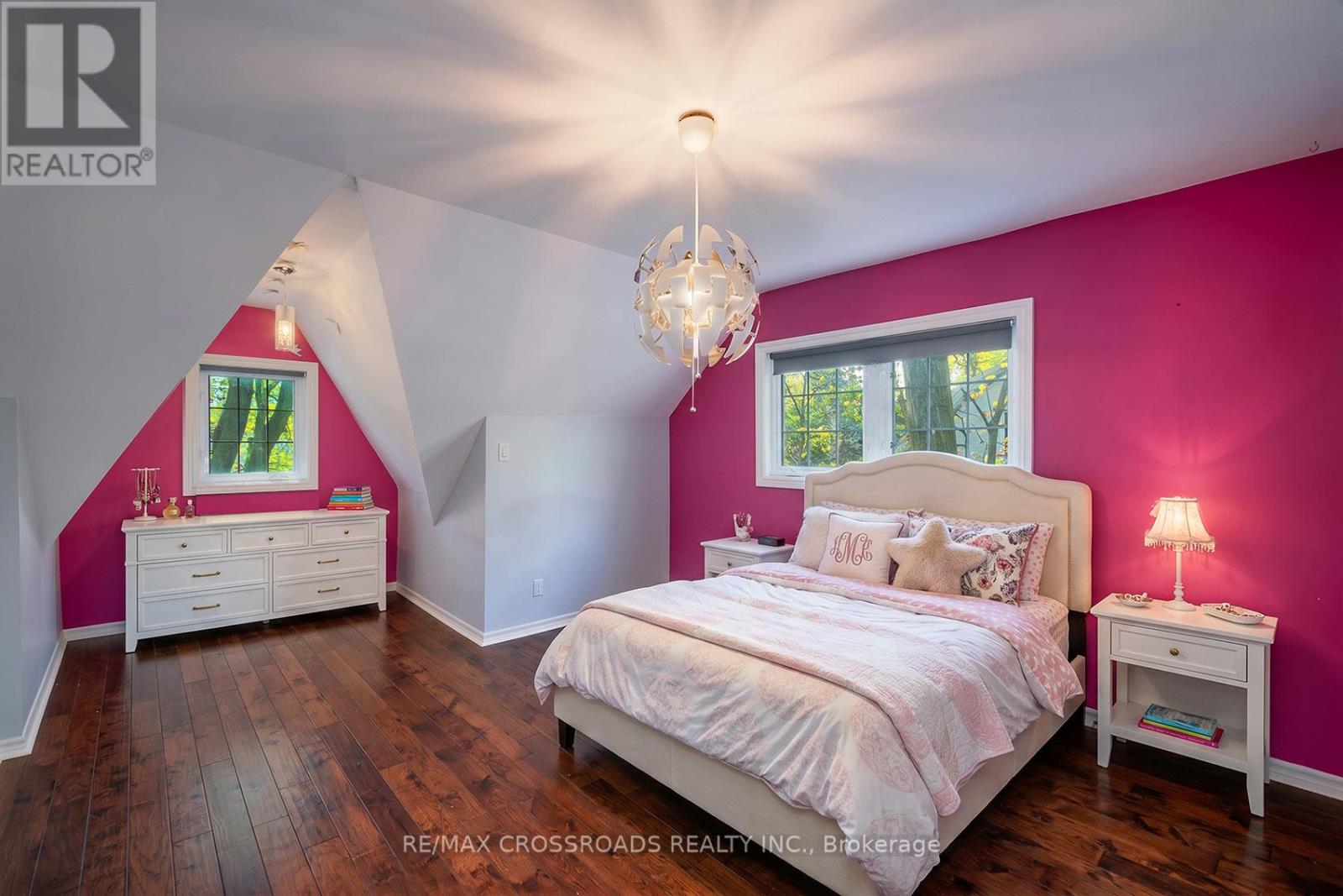 33 NORFOLK AVENUE - 25