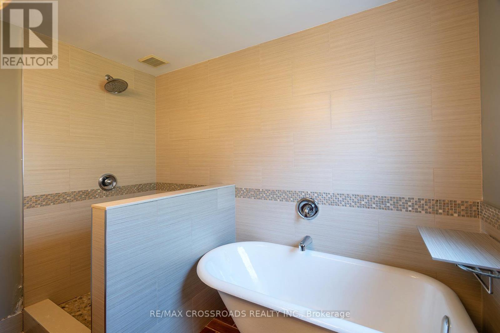33 NORFOLK AVENUE - 29