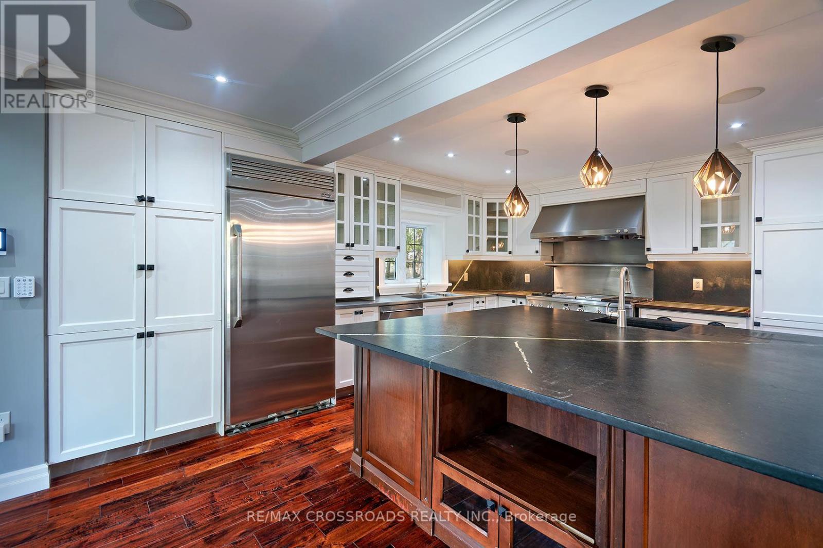 33 NORFOLK AVENUE - 9
