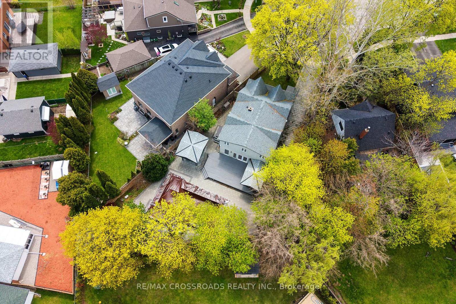 33 NORFOLK AVENUE - 42