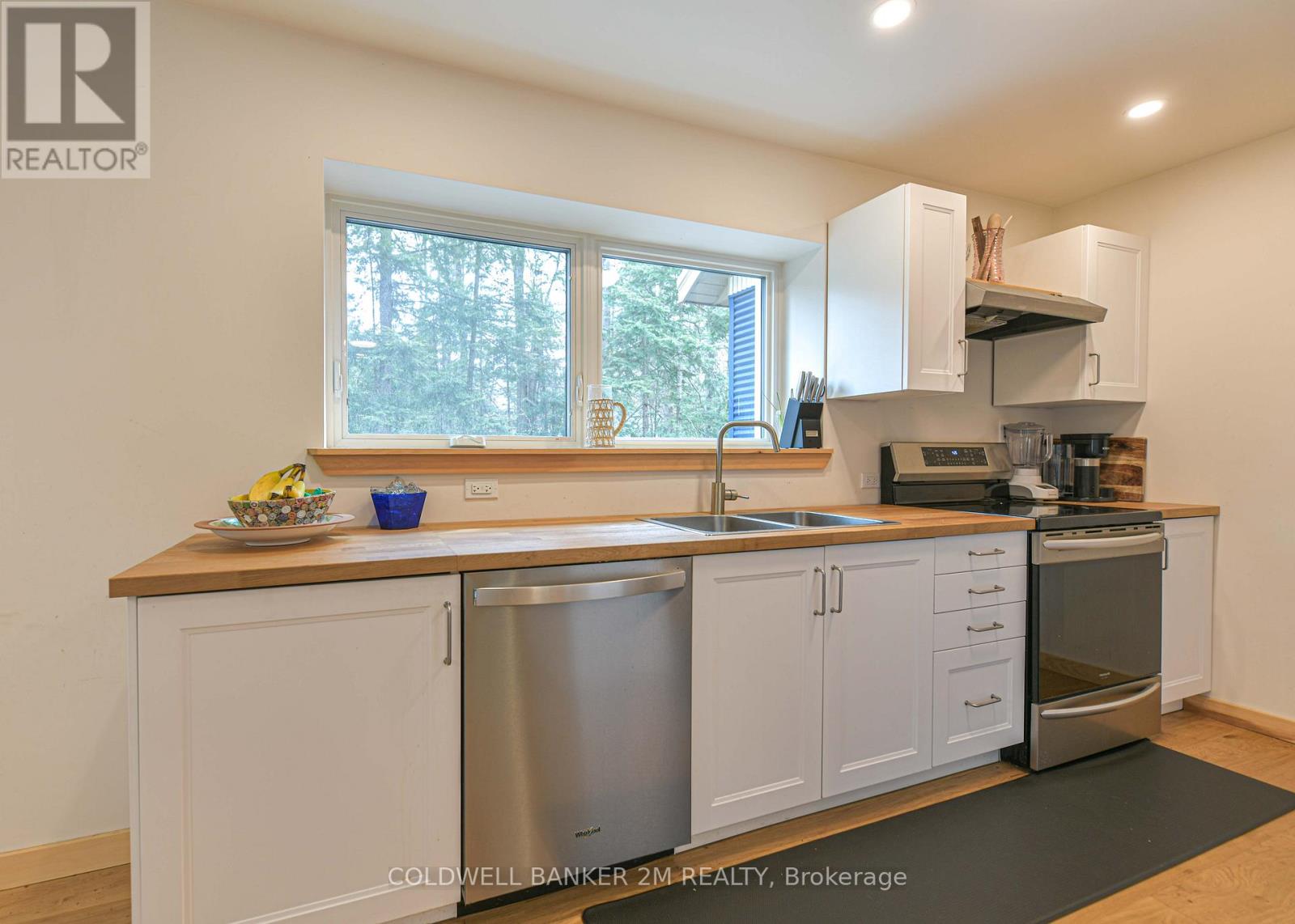 2776 MUSKOKA RD. 117 ROAD S - 42