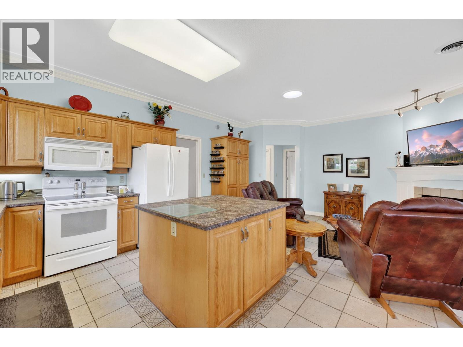 212 3360 Old Okanagan Highway, West Kelowna