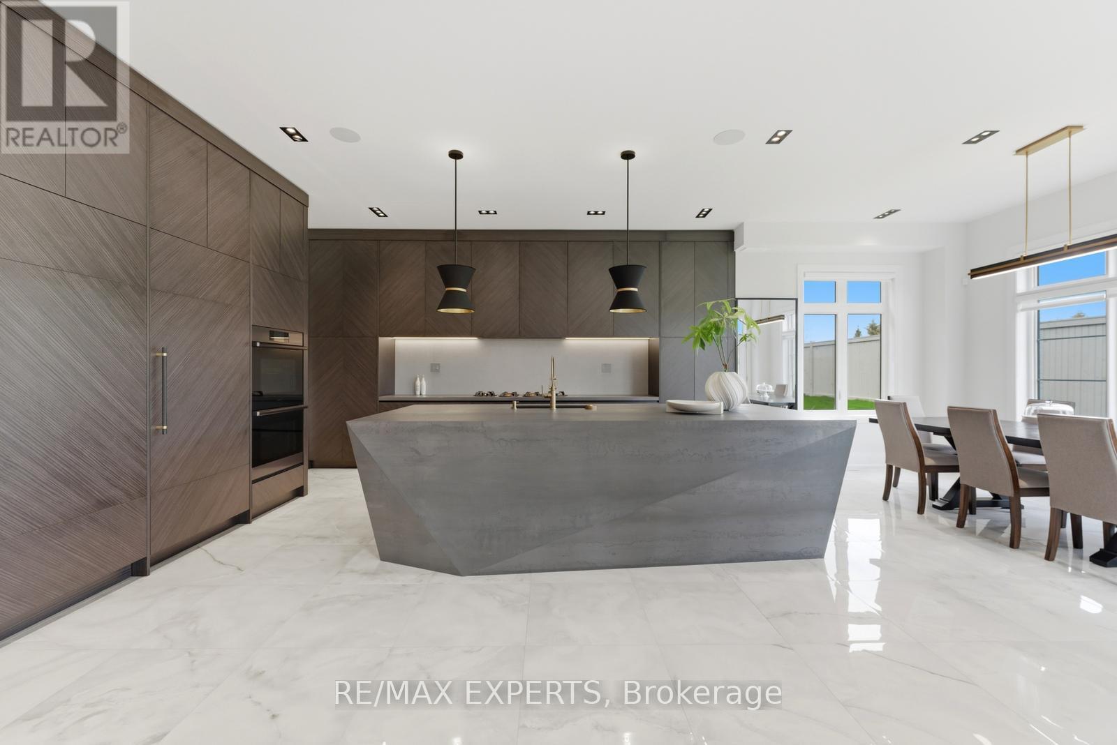 15 SCULPTURE GARDEN LANE - 16