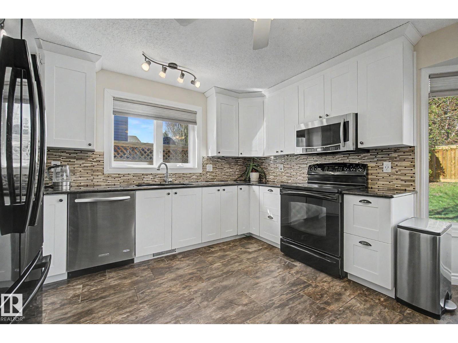 42 WOODLAKE RD, Sherwood Park