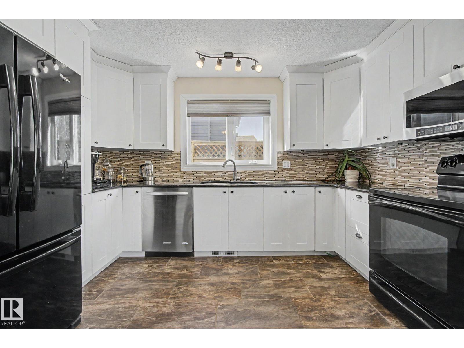 42 WOODLAKE RD, Sherwood Park