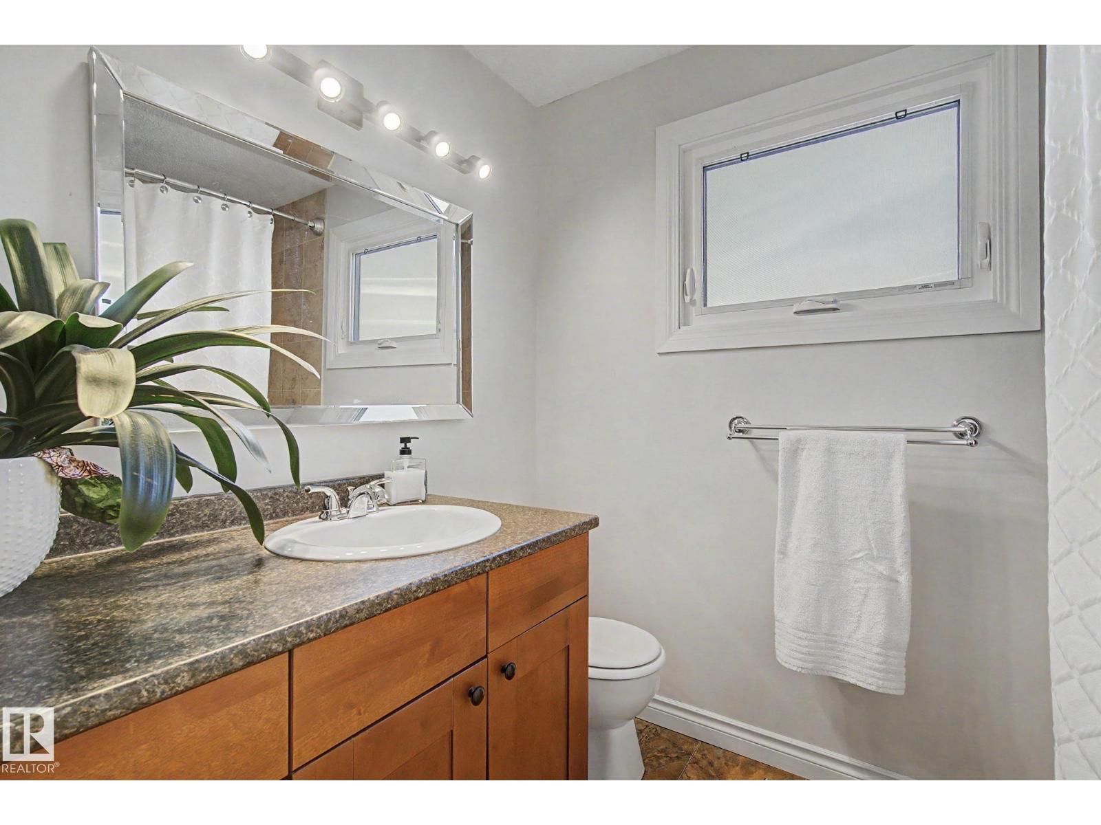 42 WOODLAKE RD, Sherwood Park