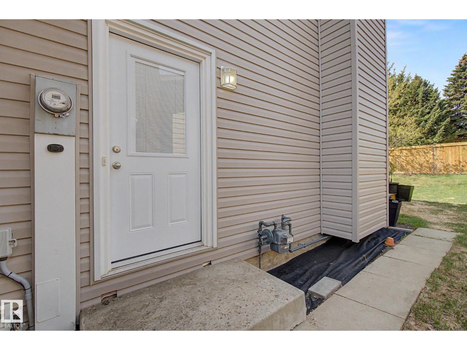 42 WOODLAKE RD, Sherwood Park