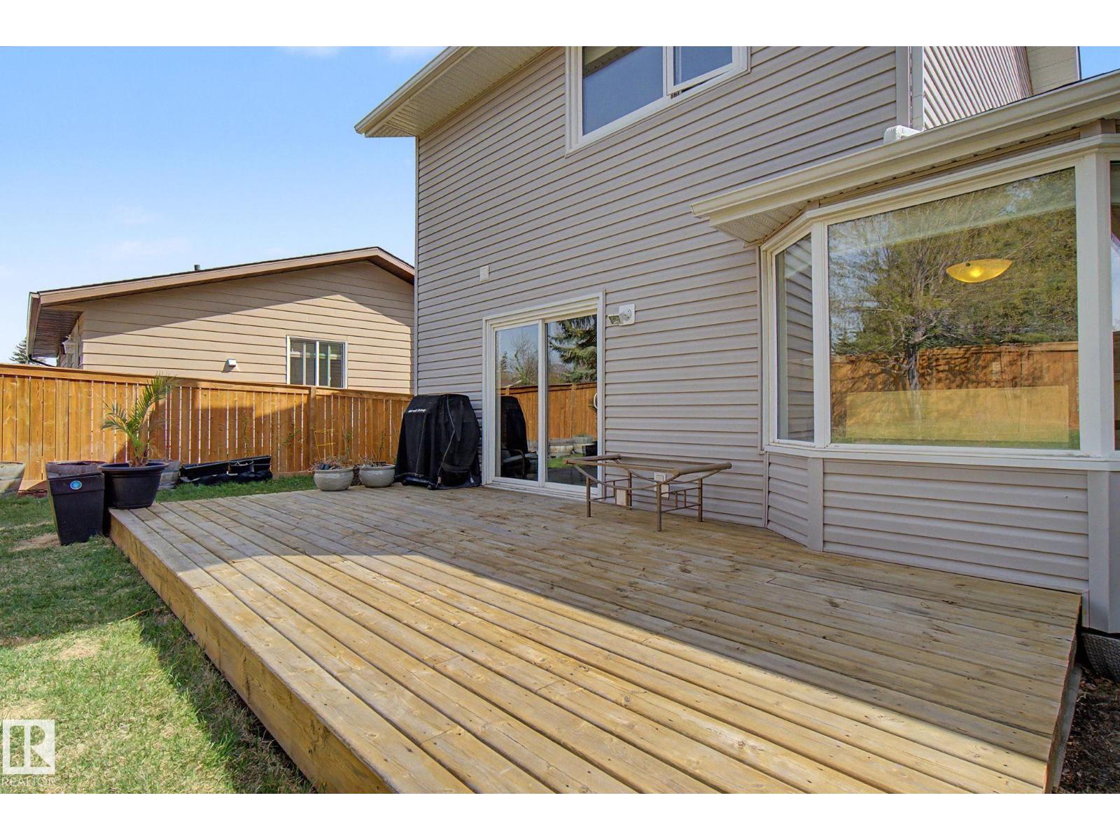 42 WOODLAKE RD, Sherwood Park