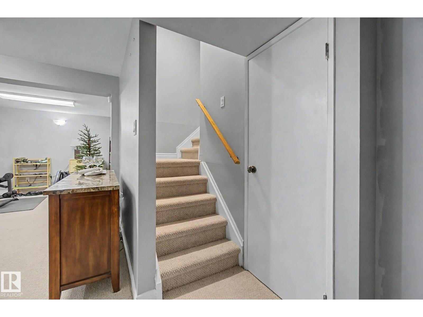 42 WOODLAKE RD, Sherwood Park
