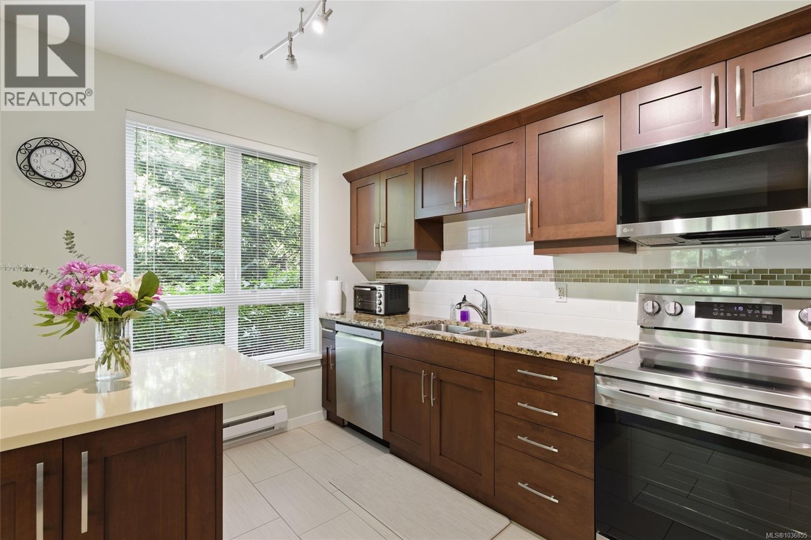 #114 5670 Edgewater Lane - 6