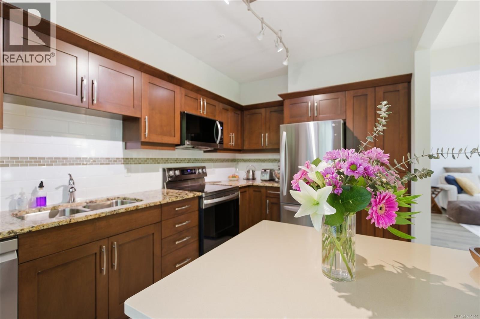 #114 5670 Edgewater Lane - 9