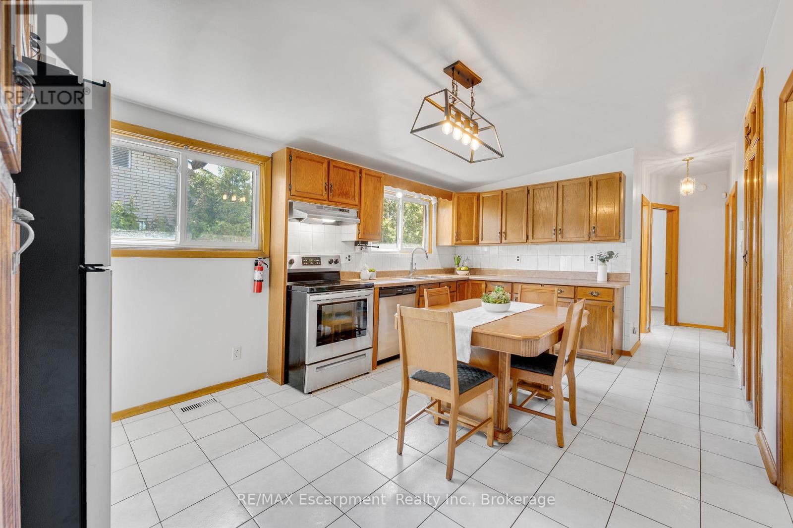 3 TANAGER COURT - 8