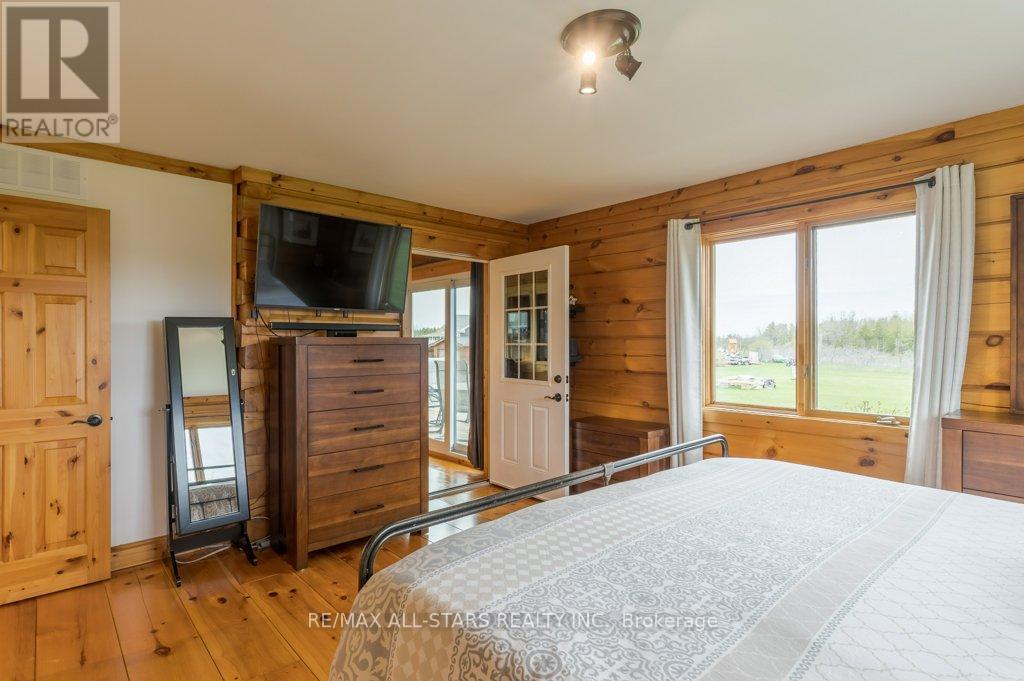 1769 MYERS CRESCENT - 20