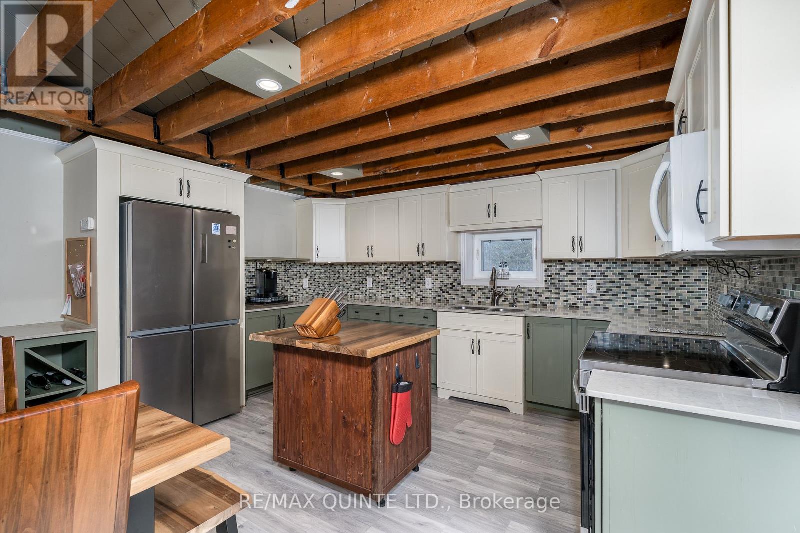 20 THOMPSON ROAD - 13