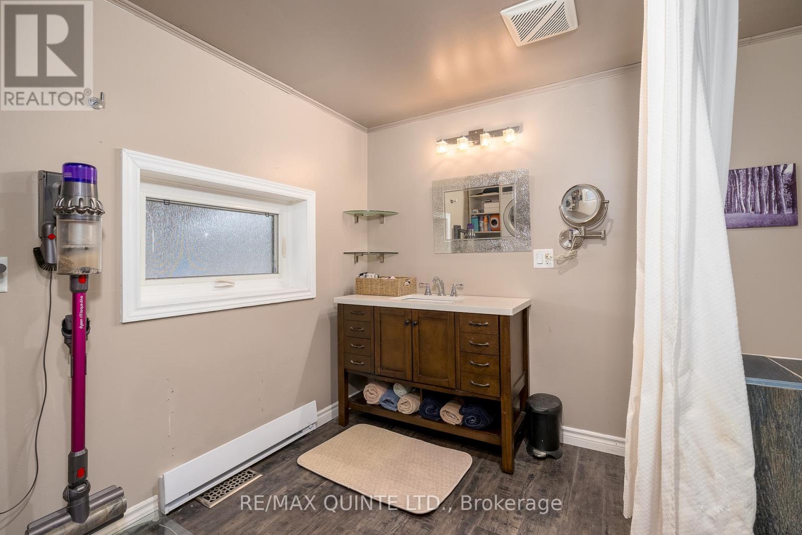 20 THOMPSON ROAD - 17