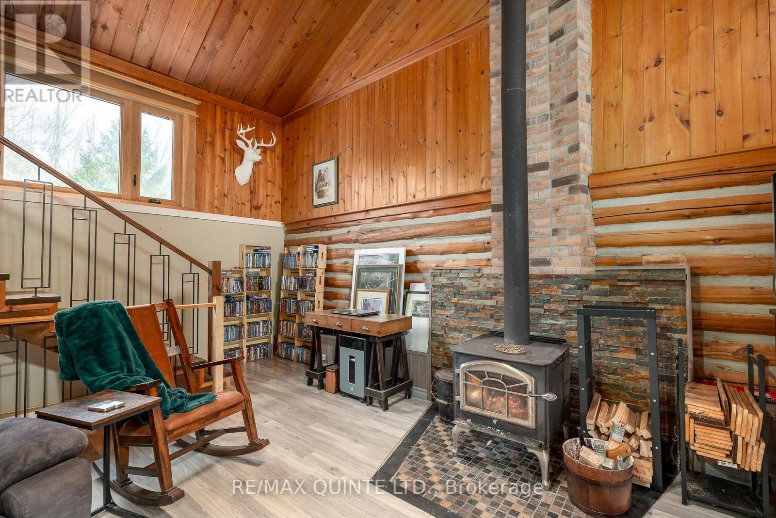 20 THOMPSON ROAD - 11