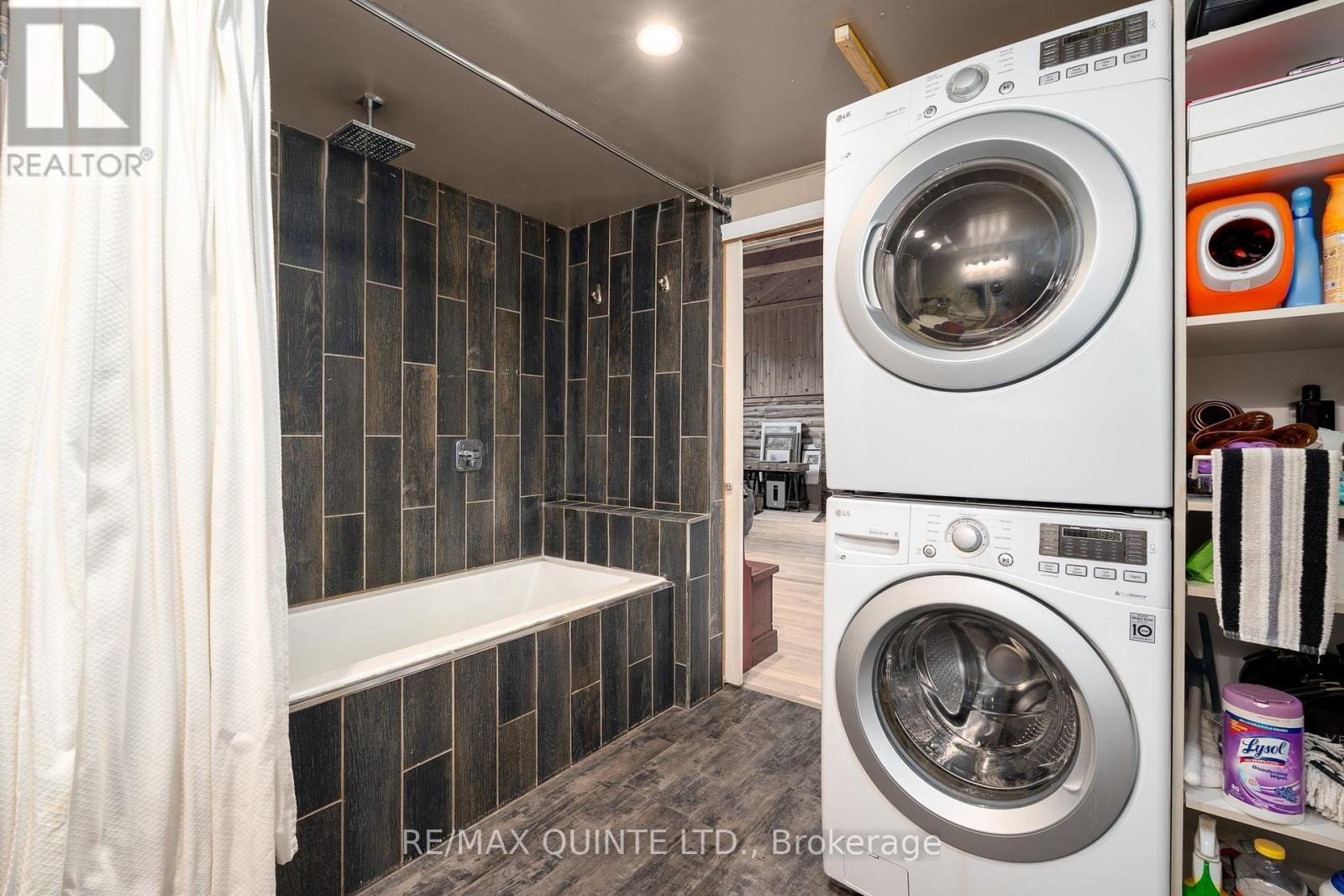 20 THOMPSON ROAD - 18