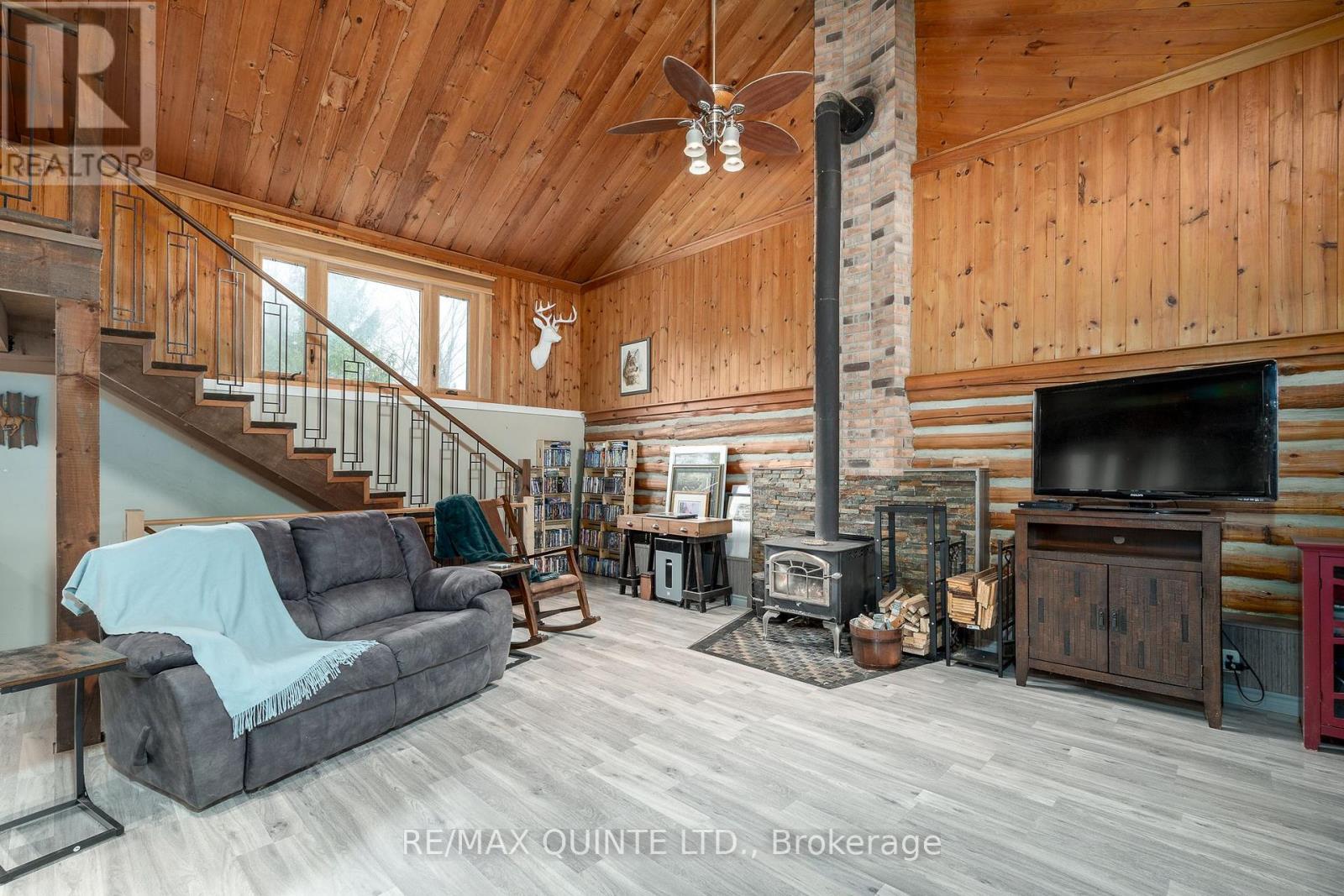 20 THOMPSON ROAD - 9