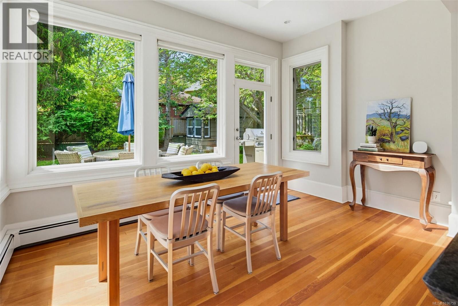  1566 Hampshire Road, Oak Bay