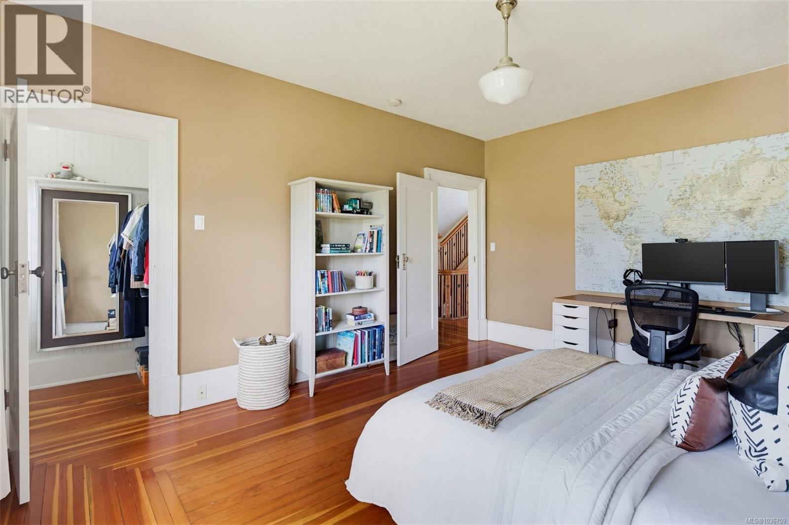 1566 Hampshire Road, Oak Bay