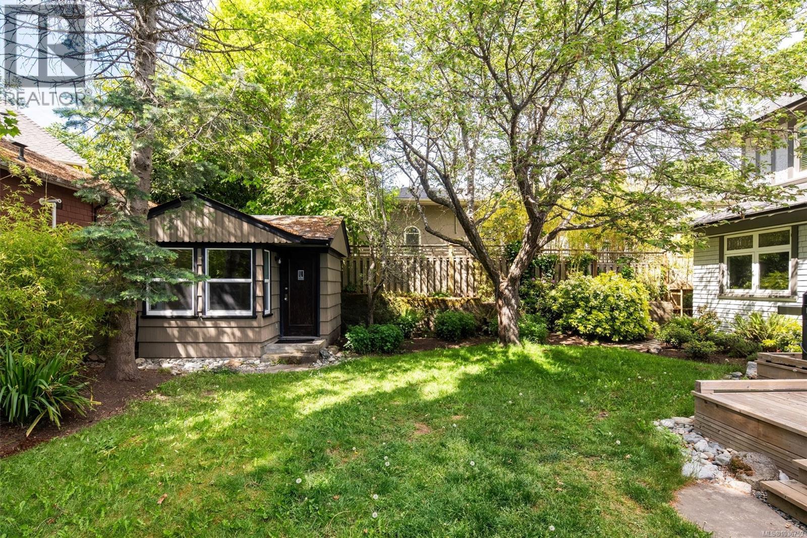 1566 Hampshire Rd - 60