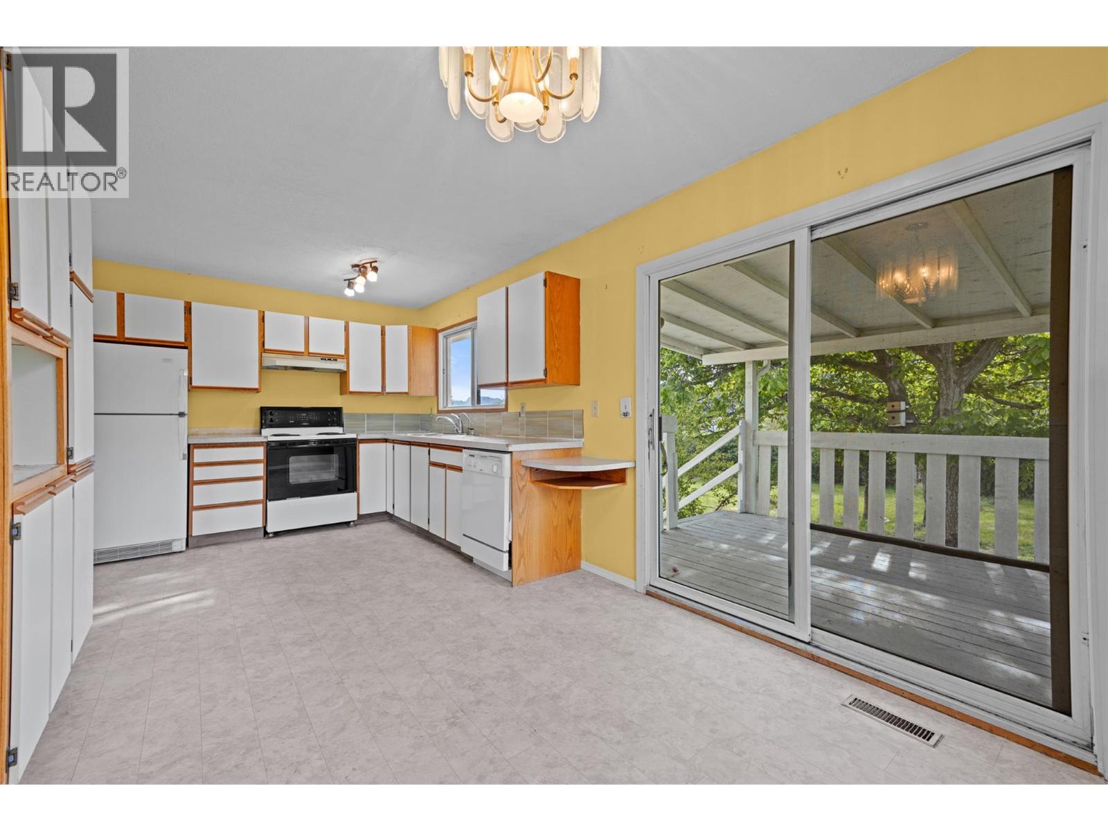 936 MCCARTNEY Road - 4