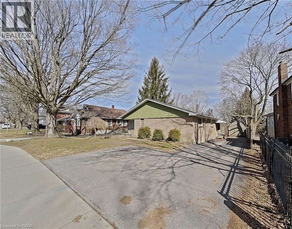 634 ST ANDREW Street - 2
