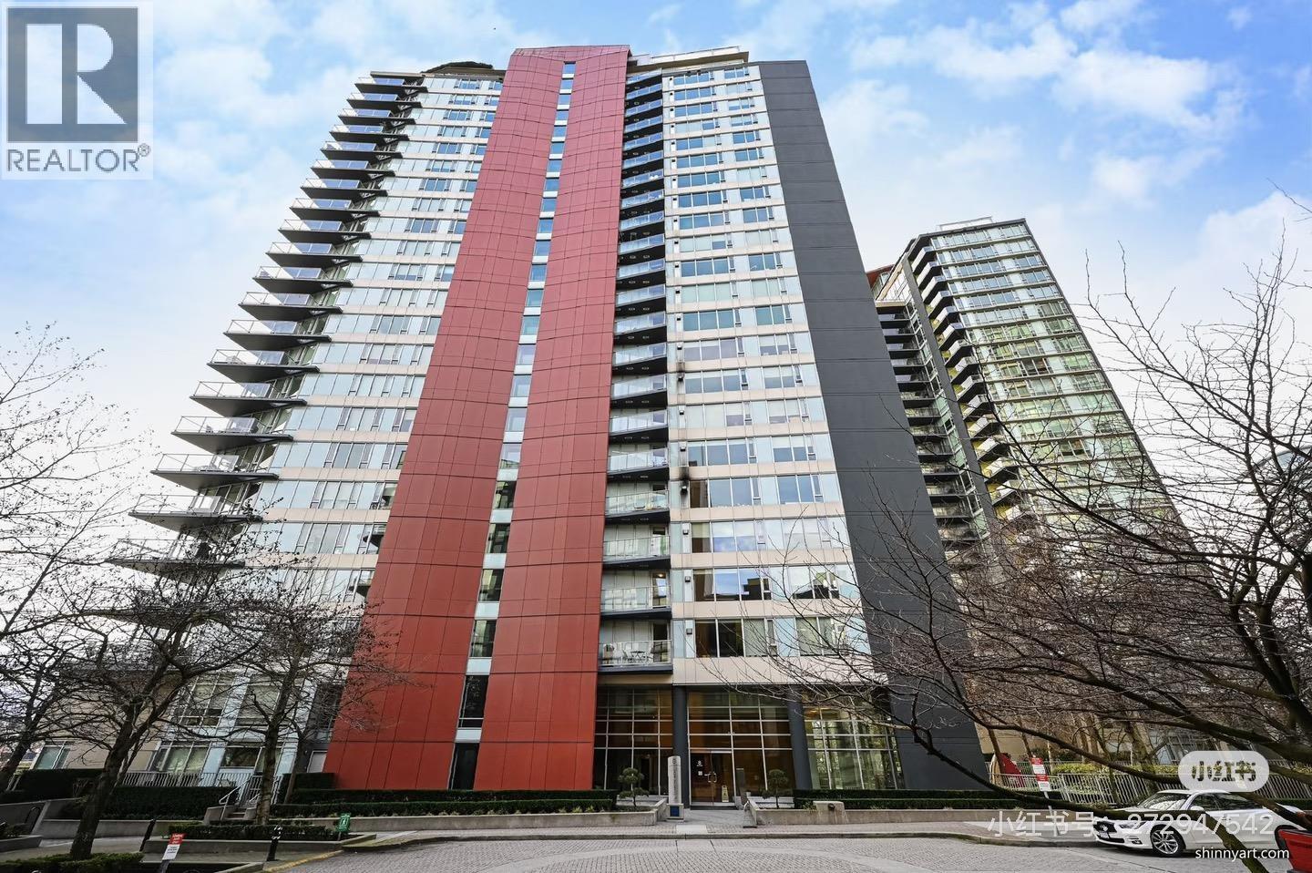 8 SMITHE MEWS, Vancouver