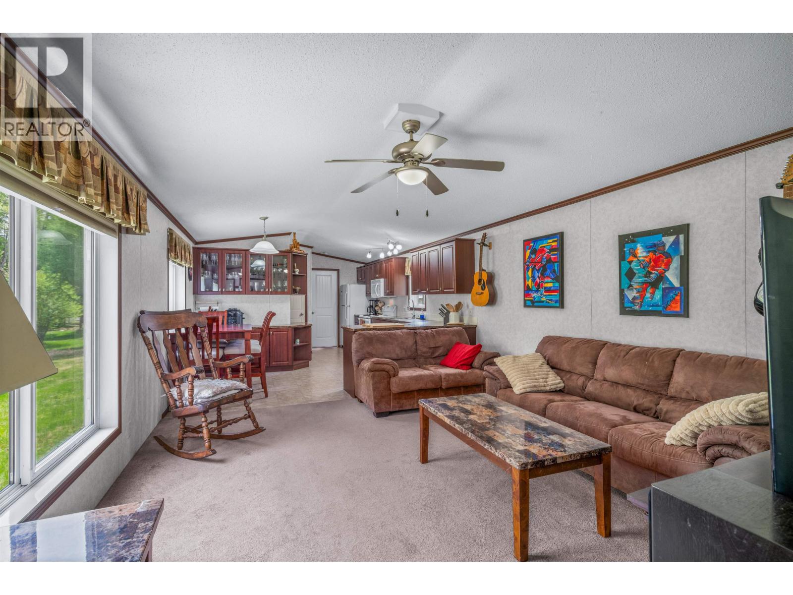Photo 9 of 35 — 32505 GRANT ROAD · Prince George, BC