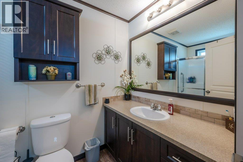 6633 PARK Drive Unit# 36, Oliver