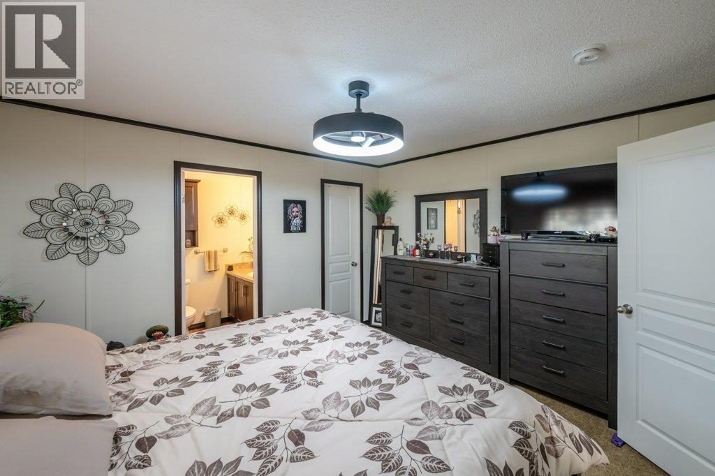 6633 PARK Drive Unit# 36, Oliver