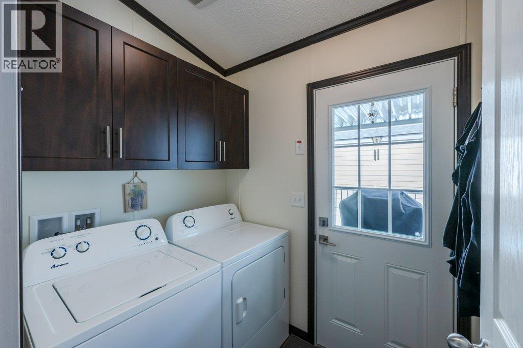 6633 PARK Drive Unit# 36, Oliver