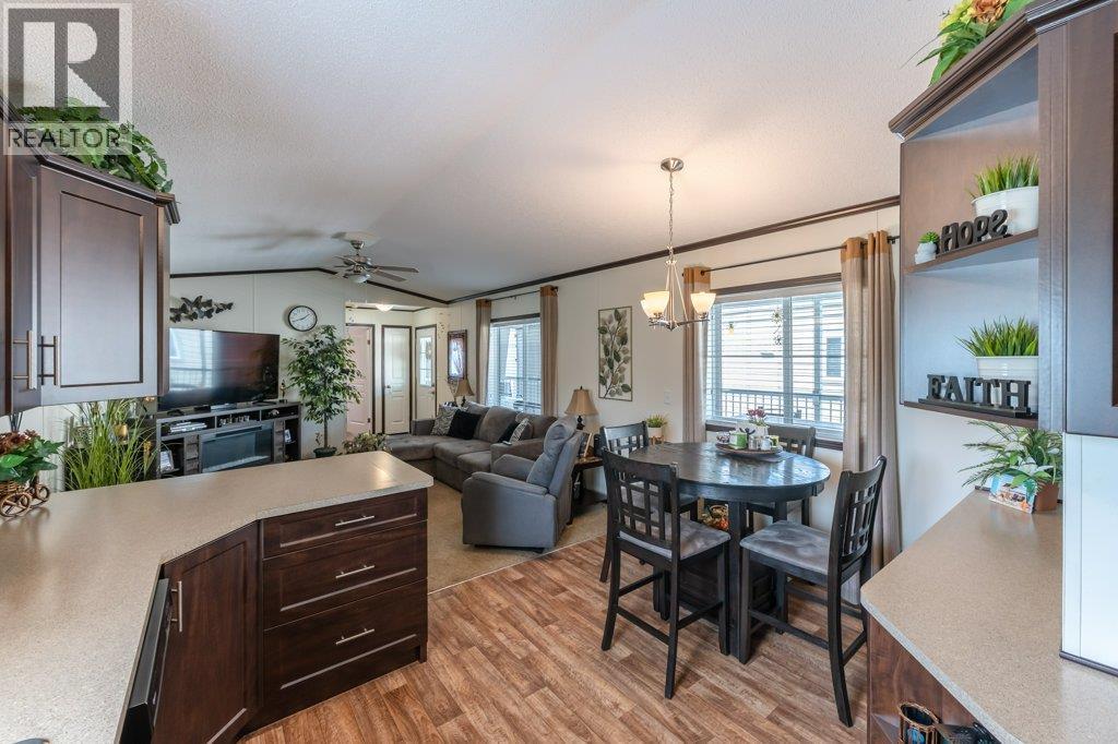 6633 PARK Drive Unit# 36, Oliver